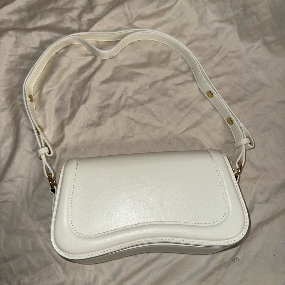 Elegant White Shoulder Bag